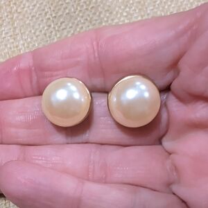vintage Avon faux pearl stud earrings